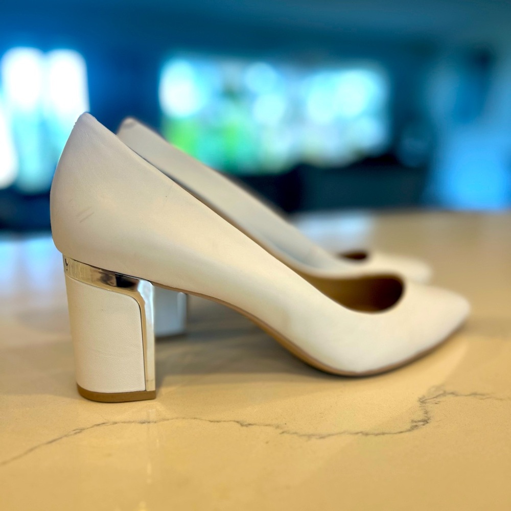 Brand New DKNY White Leather Pumps 8.5